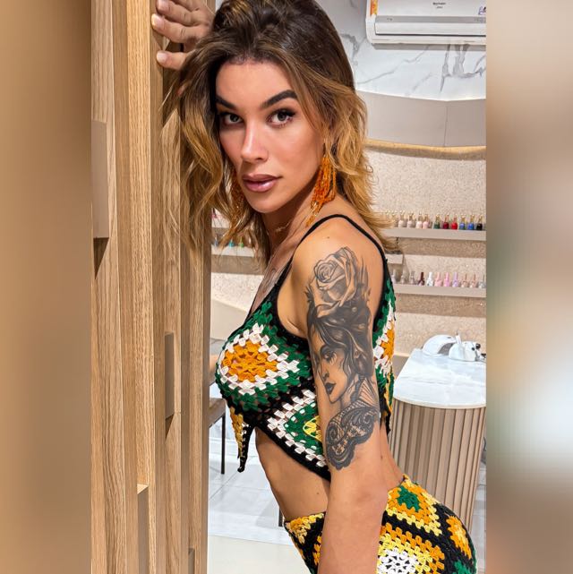 Anaconda - Acompanhante trans em destaque em Braga